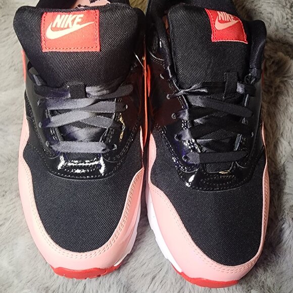 *NEW* Nike Air Max Valentines Youth 6.5 - Picture 2 of 8